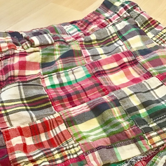 American Eagle Quilted Plaid Multicolor Short Shorts - Picture 2 of 6